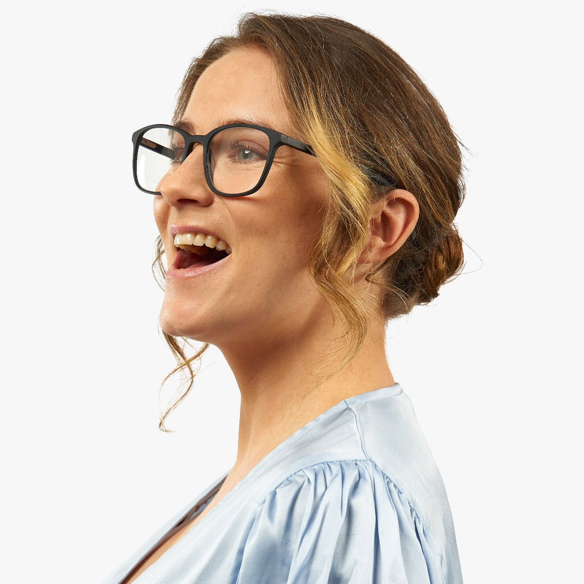 Person wearing Ebeltoft Black glasses