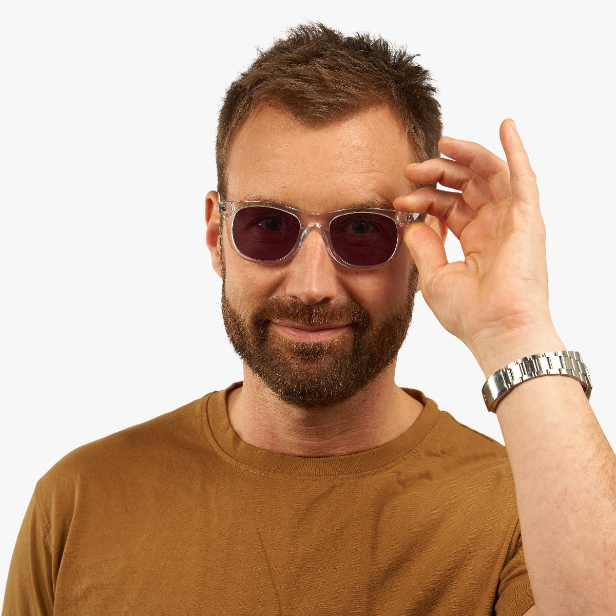 Person wearing Malmö Crystal White reading glasses