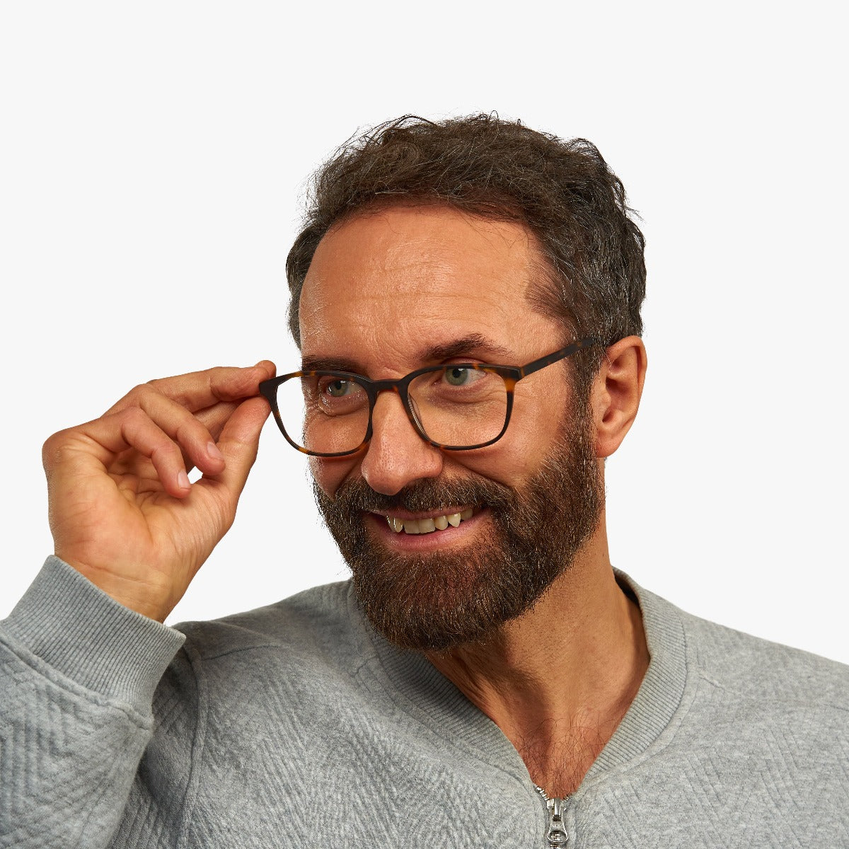 mens-fyn-turtle_reading-glasses_male-model-1.jpg?v=1771423973&width=1200