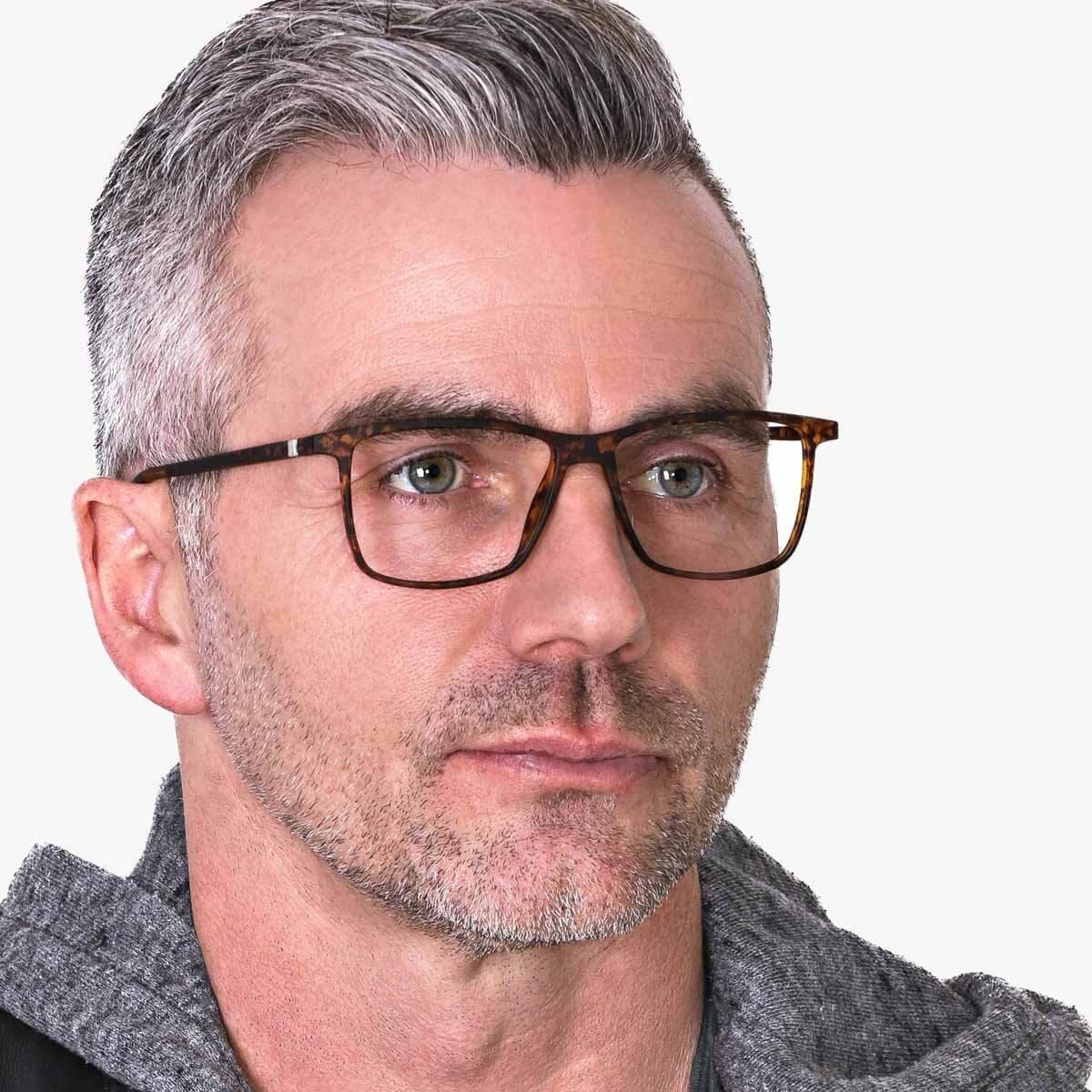 mens-kobenhavn-turtle_reading-glasses_male-model-1.jpg?v=1771425651&width=1200
