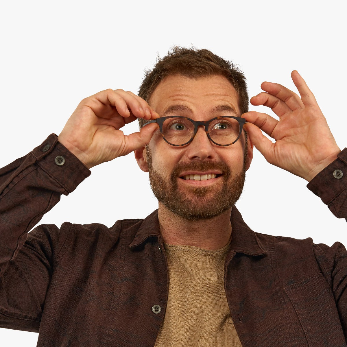 mens-orebro-dark-turtle_blue-light-glasses_male-model-1.jpg?v=1771426944&width=1200