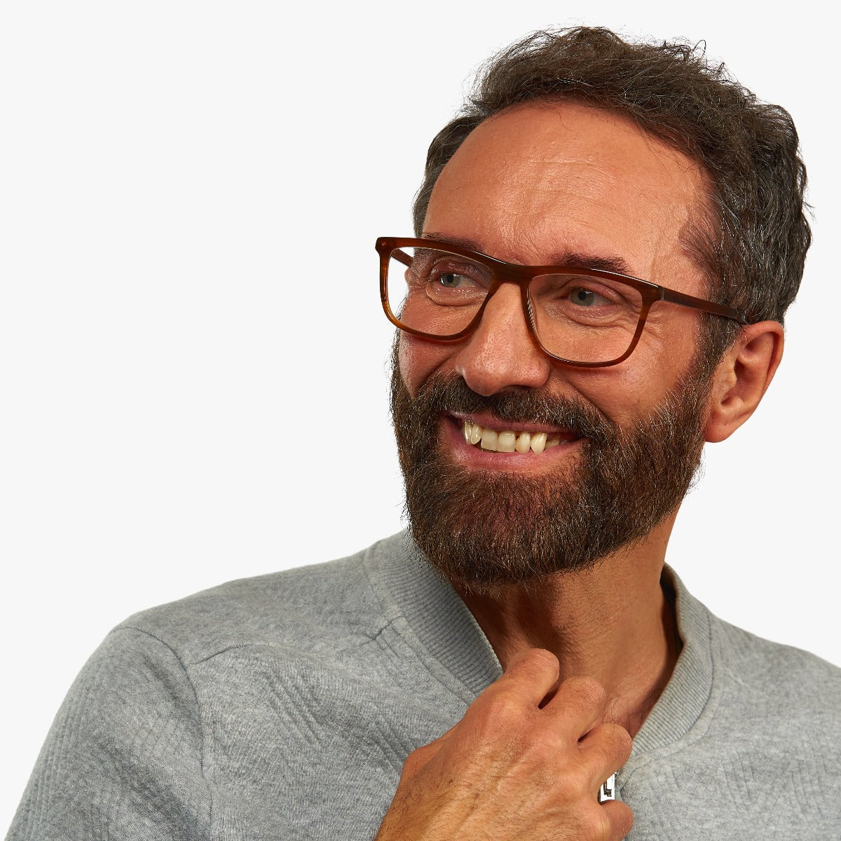 mens-oslo-shiny-walnut_reading-glasses_male-model-1.jpg?v=1771428116&width=1200