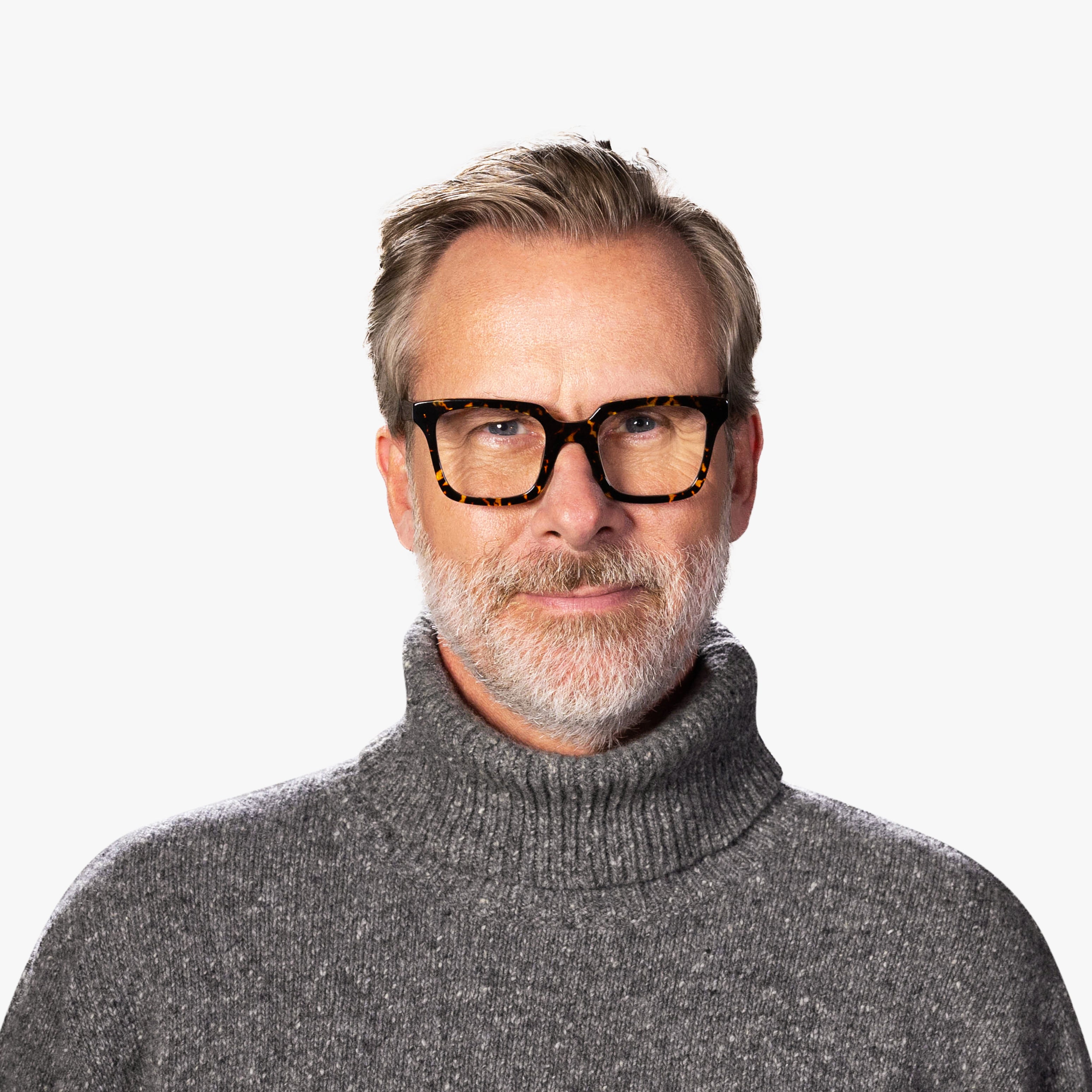 Person wearing Tisvilde dark turtle glasses