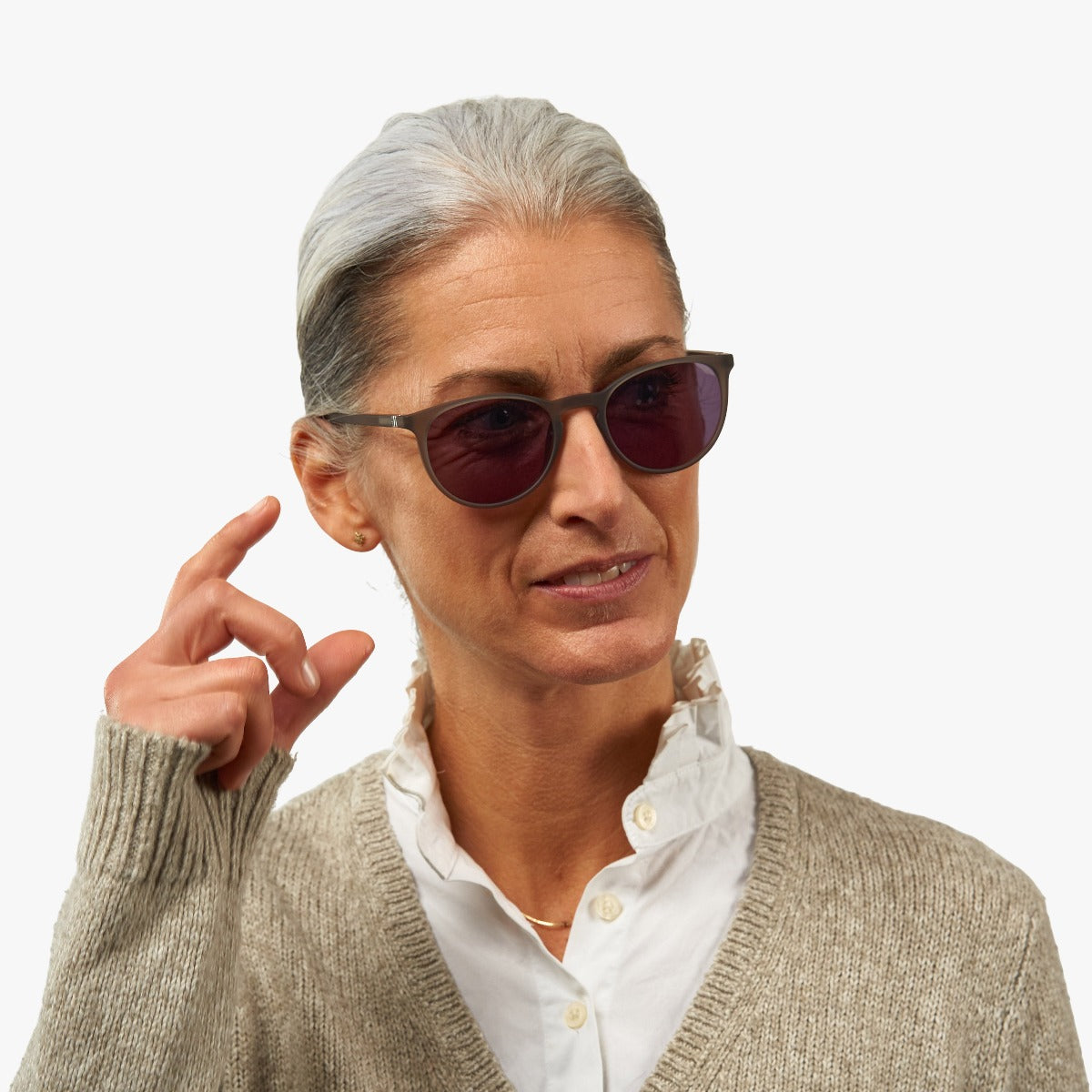 stockholm-grey_sunglasses_female-model-1.jpg?v=1771411582&width=1200