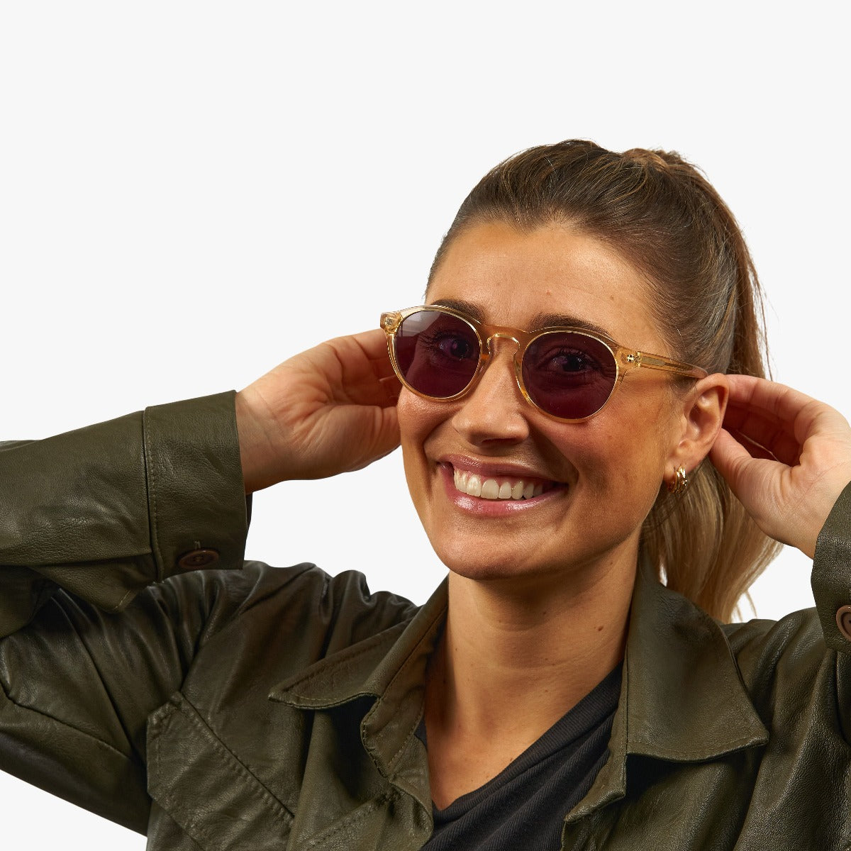Person wearing Trondheim Crystal Lemon glasses