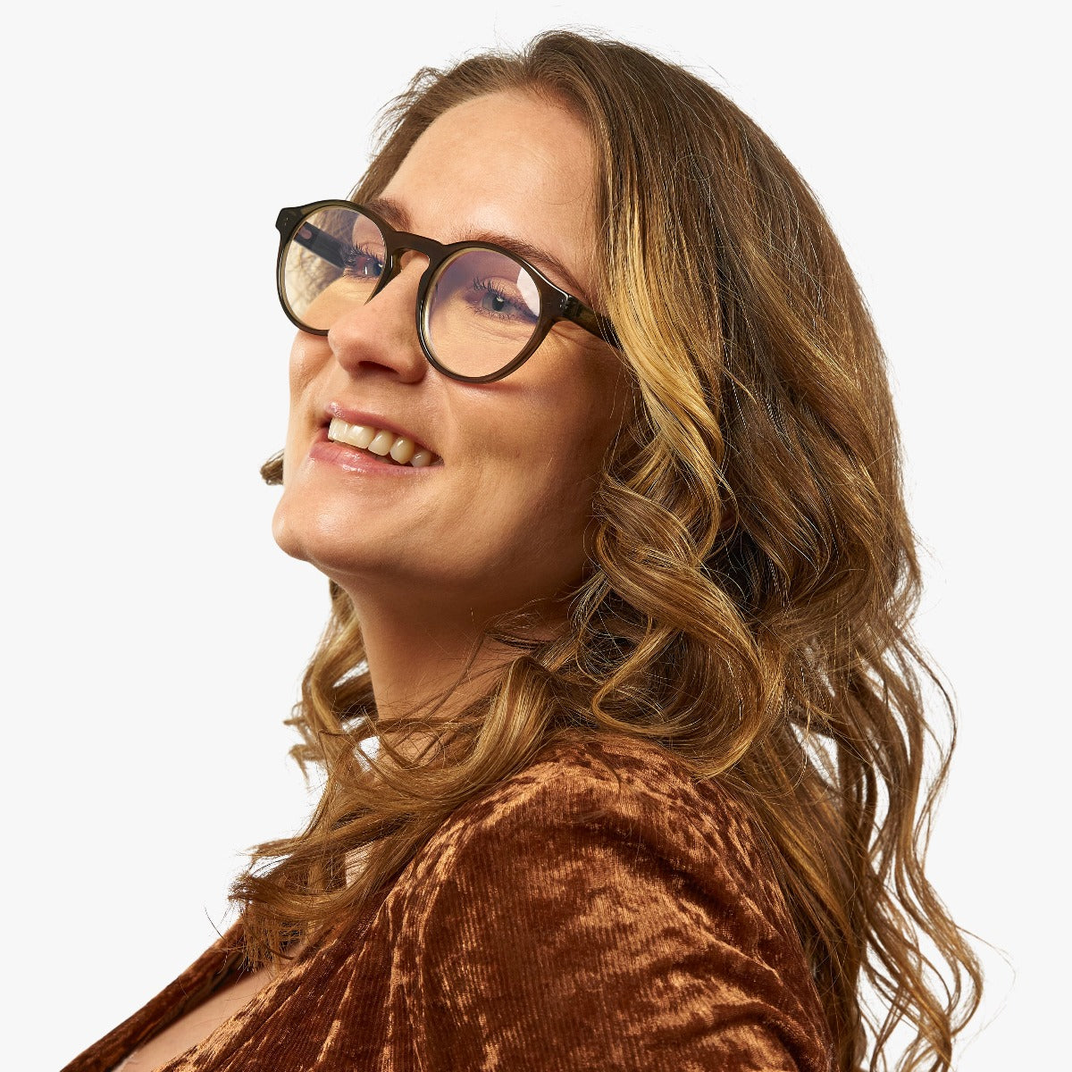 Person wearing Trondheim Shiny Olive glasses