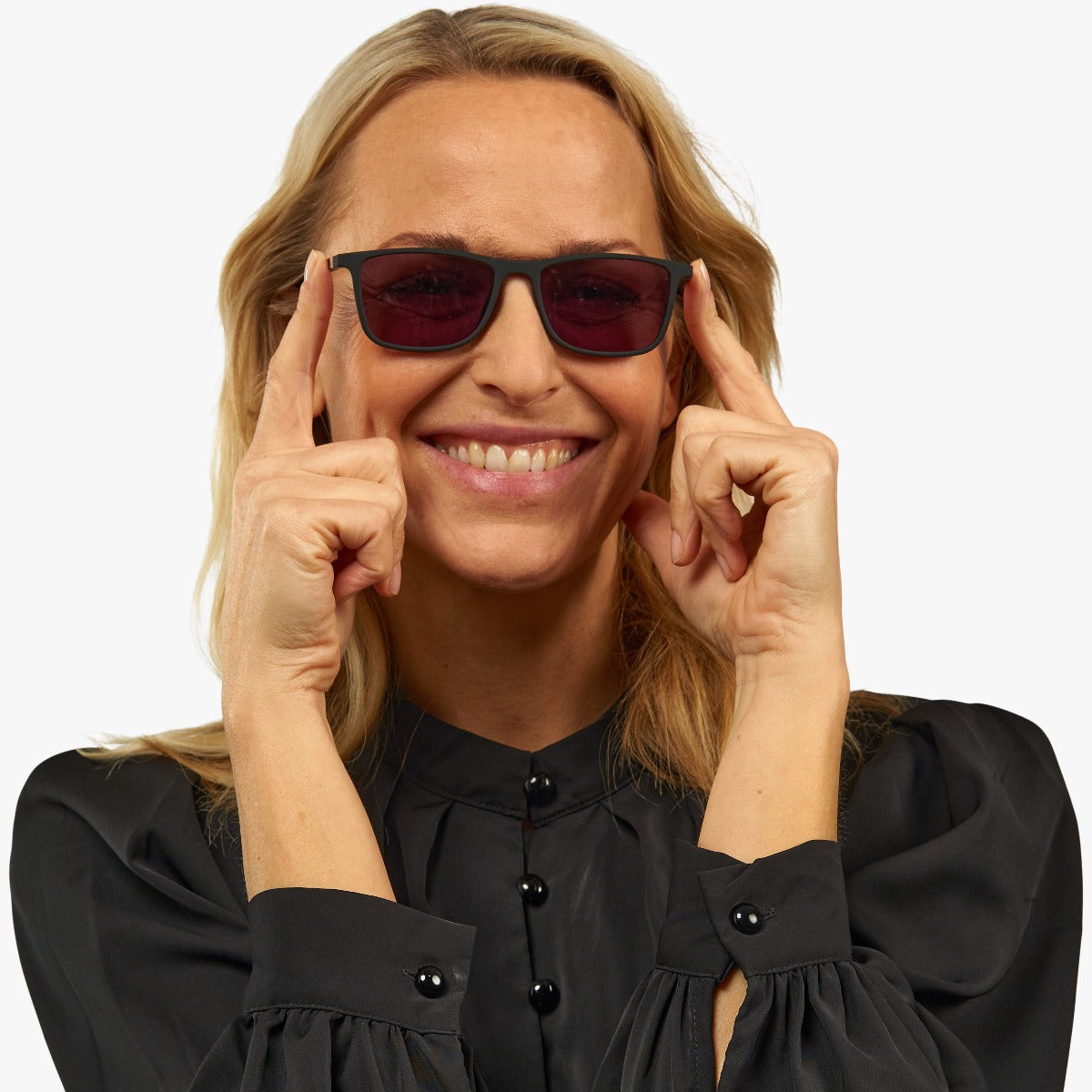 womens-kobenhavn-black_sunglasses_female-model-1.jpg?v=1771419088&width=1200