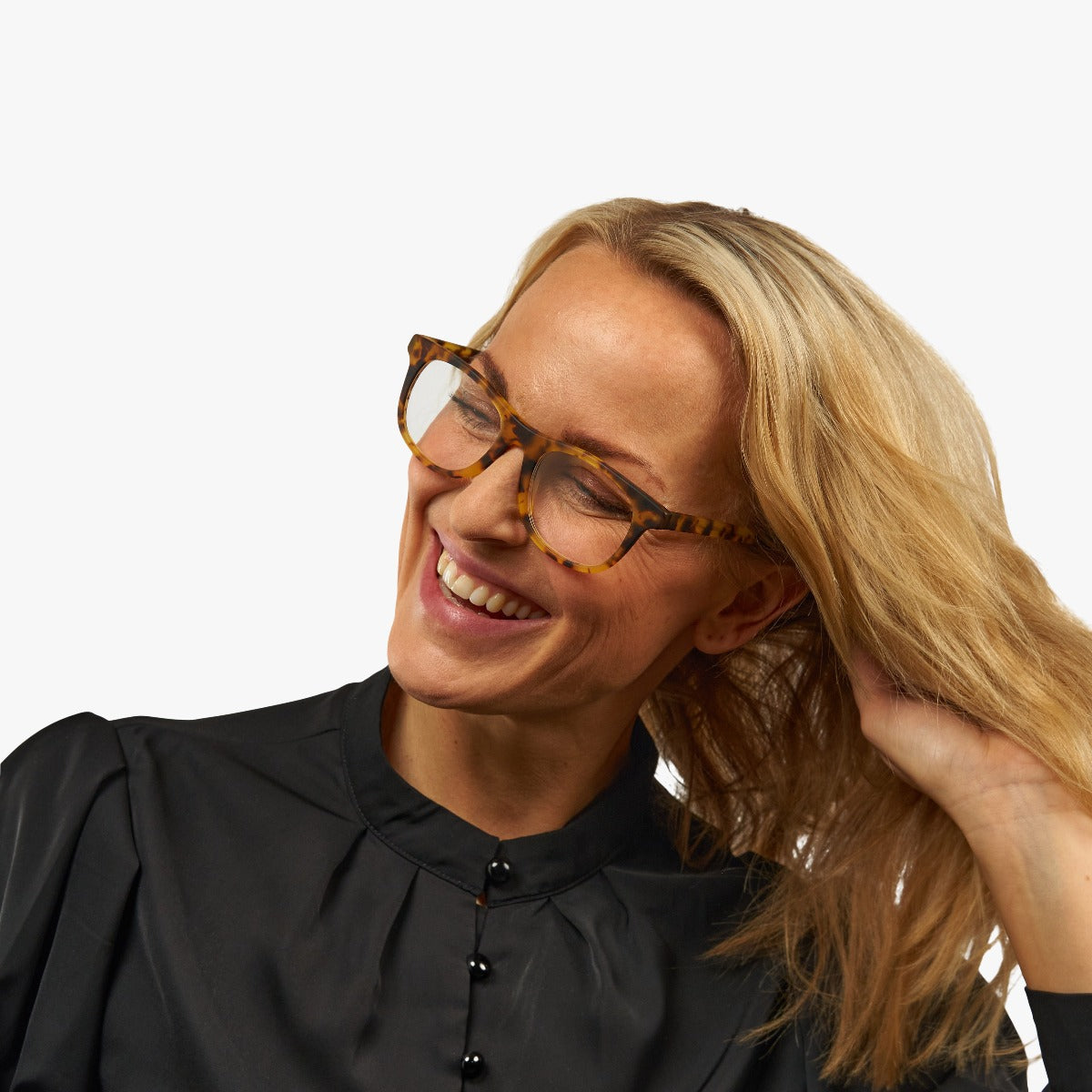 womens-malmo-light-turtle_reading-glasses_female-model-1.jpg?v=1771419362&width=1200